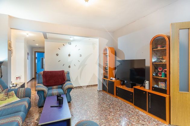 Foto 2 de Venta de piso en Monserrat de 2 habitaciones con terraza y garaje