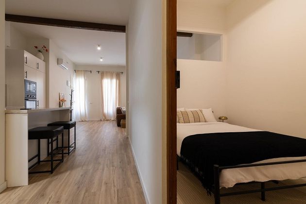 Foto 2 de Piso en alquiler en La Petxina de 2 habitaciones con muebles y balcón