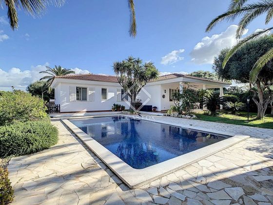 Foto 2 de Casa en venda a Cala Blanca de 4 habitacions amb terrassa i piscina