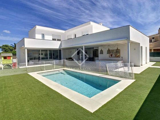 Foto 1 de Casa en venda a Maó de 4 habitacions amb terrassa i piscina