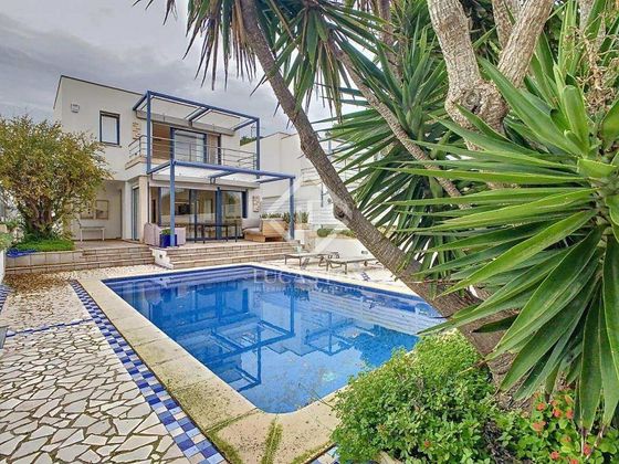 Foto 1 de Casa en venta en Cala Blanca de 5 habitaciones con terraza y piscina