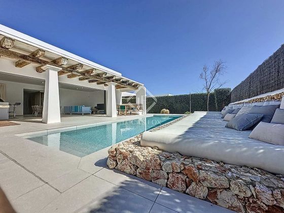 Foto 2 de Casa en venta en Mercadal (Es) de 3 habitaciones con terraza y piscina