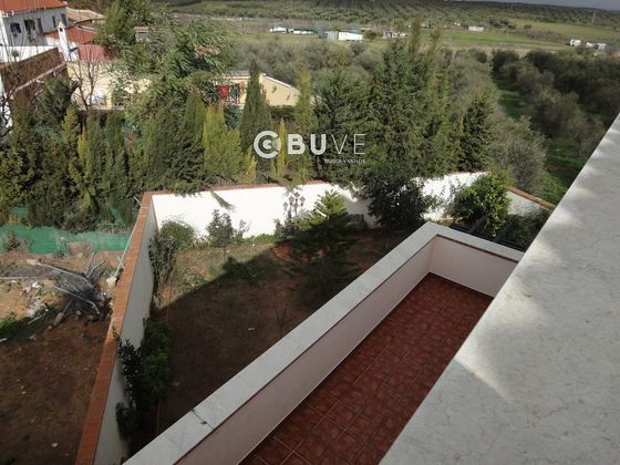Foto 2 de Casa en venda a Villanueva del Ariscal de 6 habitacions amb terrassa i garatge