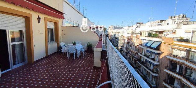 Foto 1 de Àtic en venda a Los Remedios de 3 habitacions amb terrassa i balcó