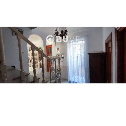 Foto 2 de Casa en venda a Sanlúcar la Mayor de 4 habitacions amb terrassa i balcó
