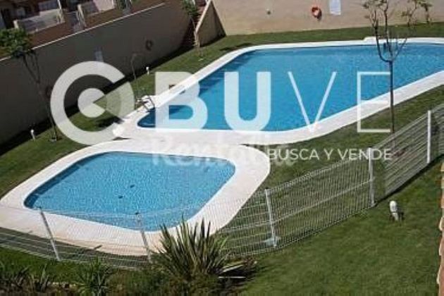 Foto 1 de Casa en venda a Isla Cristina ciudad de 2 habitacions amb garatge i balcó
