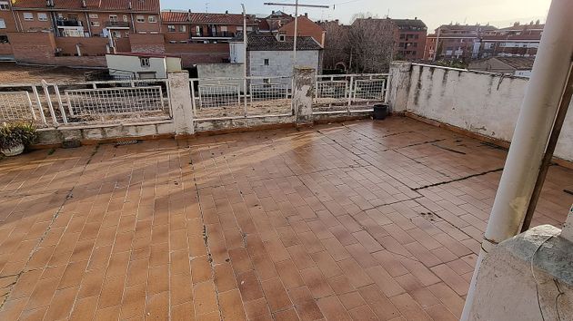 Foto 2 de Casa adossada en venda a Villamediana de Iregua de 4 habitacions amb terrassa i balcó