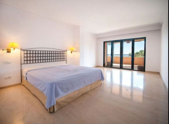Foto 2 de Ático en venta en Cas Catala - Illetes de 4 habitaciones con terraza y piscina
