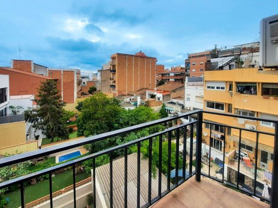 Foto 1 de Pis en venda a Centre - Cornellà de Llobregat de 3 habitacions amb terrassa i aire acondicionat