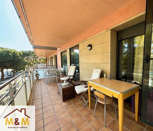 Foto 1 de Pis en lloguer a Gavà Mar de 3 habitacions amb terrassa i piscina