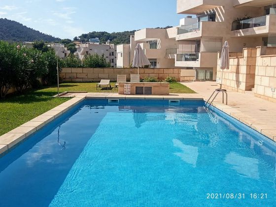 Foto 2 de Piso en alquiler en Es Camp de Mar de 2 habitaciones con terraza y piscina