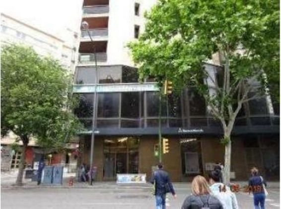 Foto 2 de Local en venda a calle Pere Descallar amb ascensor