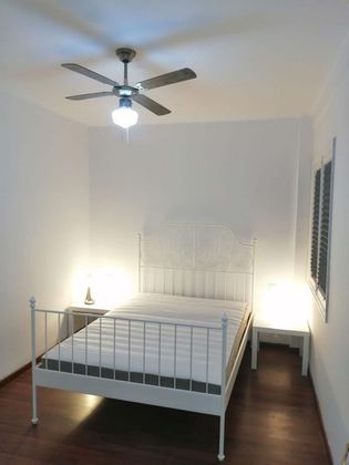 Foto 2 de Piso en alquiler en avenida D'alexandre Rosselló de 4 habitaciones con muebles y calefacción