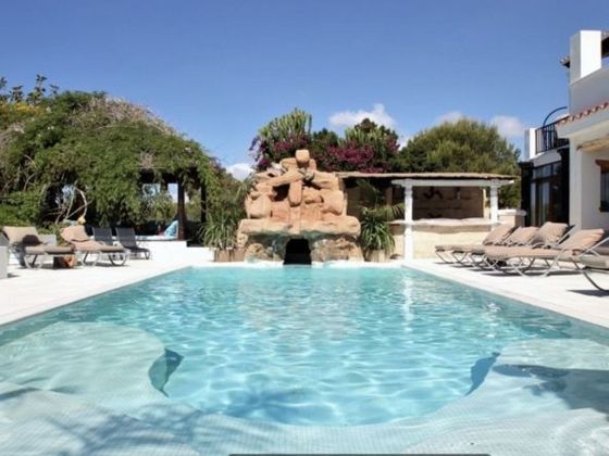 Foto 1 de Xalet en venda a Marina Botafoc - Platja de Talamanca de 14 habitacions amb terrassa i piscina