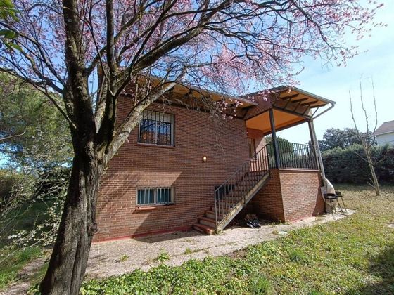 Foto 1 de Xalet en venda a Pedrezuela de 4 habitacions amb terrassa i garatge