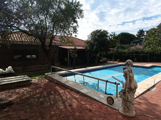 Foto 1 de Venta de casa en Pedrezuela de 5 habitaciones con terraza y piscina