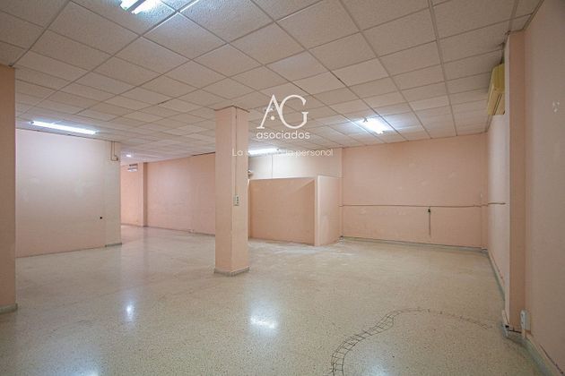 Foto 1 de Alquiler de local en Arxiduc - Bons Aires de 130 m²