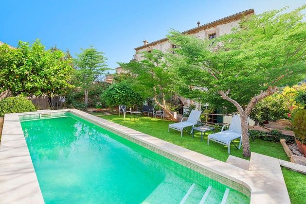 Foto 1 de Venta de casa en Mancor de la Vall de 6 habitaciones con terraza y piscina
