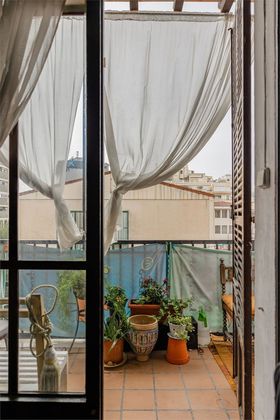 Foto 2 de Piso en venta en Marquès de la Fontsanta - Pere Garau de 5 habitaciones con terraza y balcón