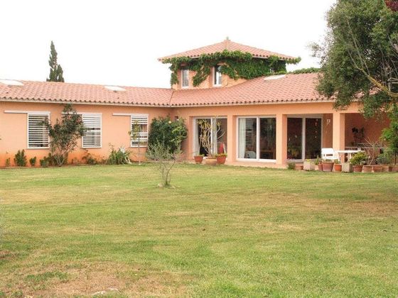 Foto 2 de Casa rural en venda a Castell (Es) de 3 habitacions amb terrassa i piscina