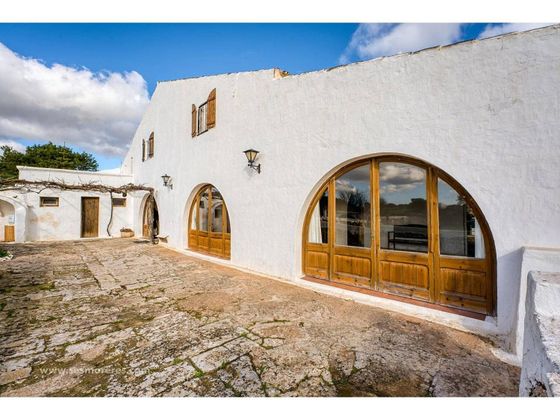 Foto 2 de Casa rural en venda a Sant Climent-Es Canutells de 6 habitacions amb jardí