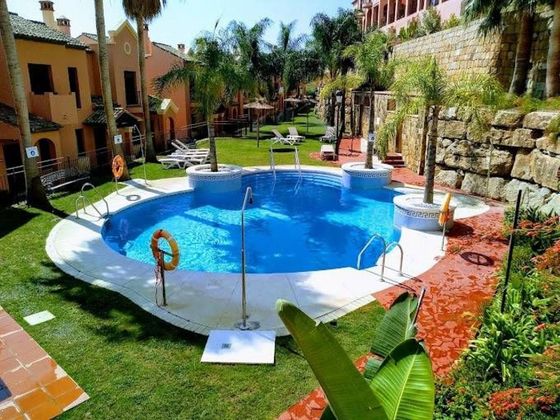 Foto 1 de Venta de casa en Estepona Oeste - Valle Romano - Bahía Dorada de 3 habitaciones con terraza y piscina