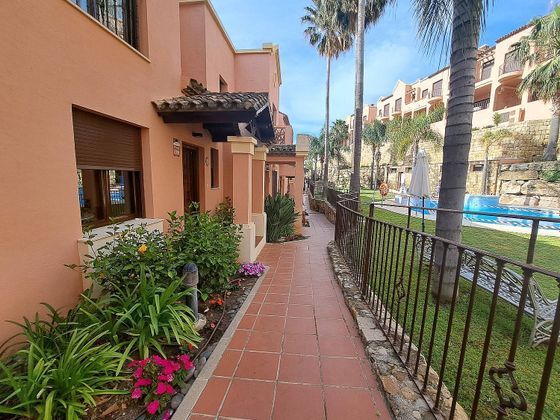 Foto 2 de Casa en venda a Estepona Oeste - Valle Romano - Bahía Dorada de 3 habitacions amb terrassa i piscina