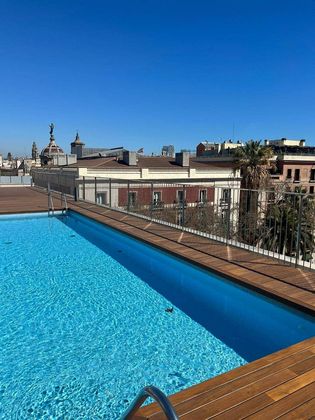 Foto 2 de Pis en lloguer a El Gòtic de 2 habitacions amb terrassa i piscina