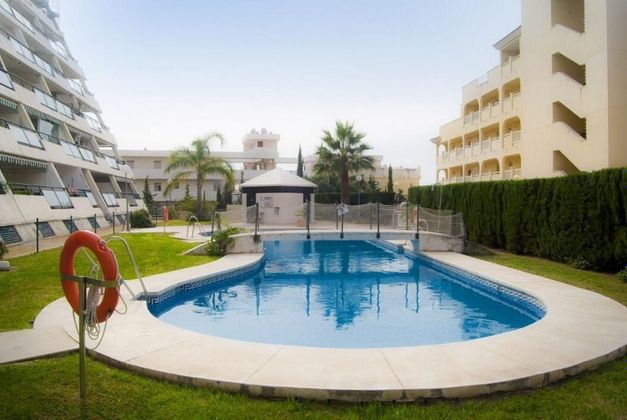 Foto 1 de Pis en venda a Torrequebrada de 3 habitacions amb terrassa i piscina