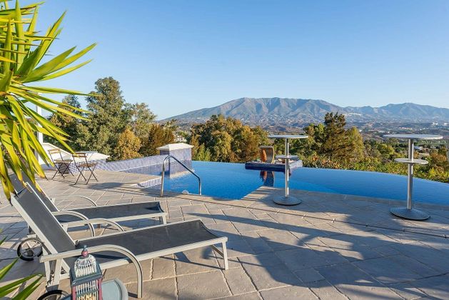 Foto 1 de Xalet en venda a Calahonda de 3 habitacions amb terrassa i piscina