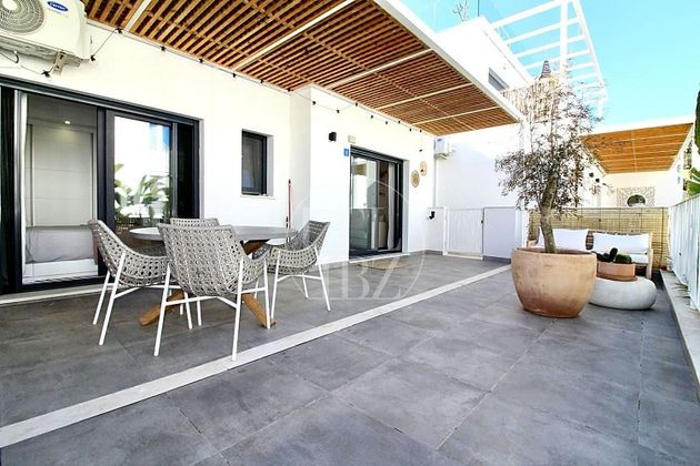 Foto 2 de Piso en venta en Cala Vedella - Cala Tarida - Cala Conta de 1 habitación con terraza y piscina