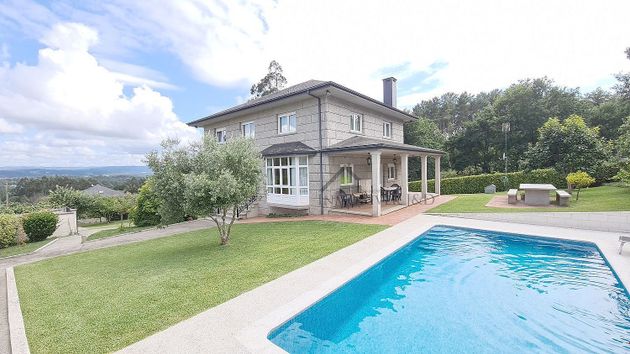 Foto 2 de Xalet en venda a Bergondo de 5 habitacions amb terrassa i piscina