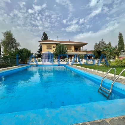 Foto 2 de Casa en venda a Rinconada (La) de 5 habitacions amb terrassa i piscina