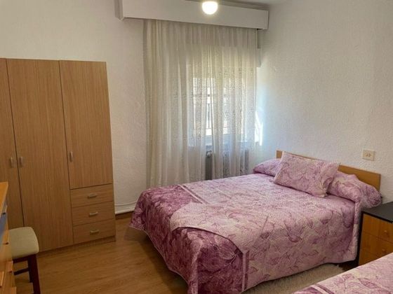 Foto 2 de Pis en lloguer a Vidal de 4 habitacions amb mobles i calefacció
