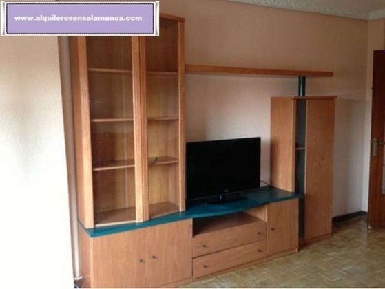 Foto 1 de Alquiler de piso en Pizarrales de 4 habitaciones con muebles y calefacción