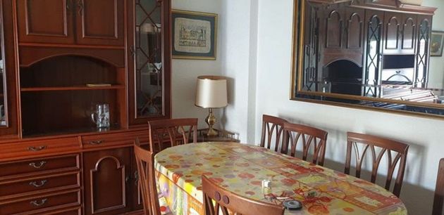 Foto 2 de Pis en lloguer a Carmelitas - San Marcos - Campillo de 3 habitacions amb mobles i balcó