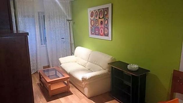 Foto 1 de Alquiler de piso en Centro - Salamanca de 3 habitaciones con muebles y calefacción