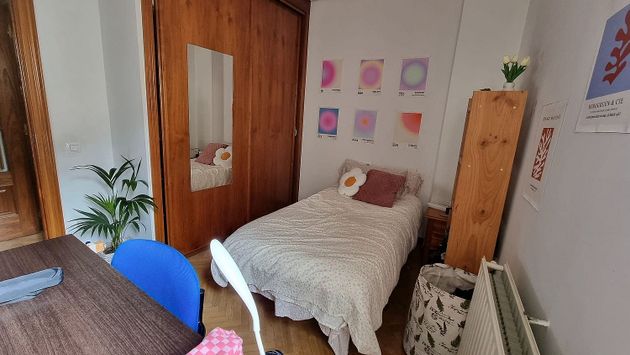 Foto 1 de Pis en lloguer a Centro - Salamanca de 3 habitacions amb mobles i calefacció