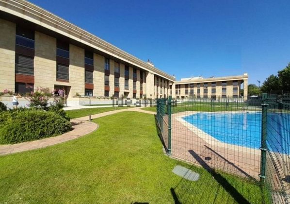 Foto 1 de Pis en lloguer a Garrido Norte - Chinchibarra de 2 habitacions amb terrassa i piscina