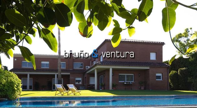 Foto 1 de Xalet en venda a L'Aragai - Prat de Vilanova de 5 habitacions amb terrassa i piscina