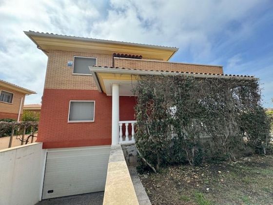 Foto 2 de Xalet en venda a Vilafortuny - Cap de Sant Pere de 5 habitacions amb terrassa i jardí