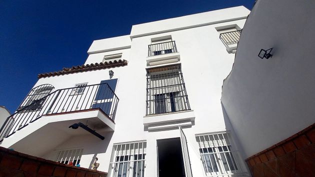 Foto 1 de Venta de casa en Tarifa de 5 habitaciones con terraza y garaje