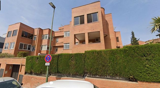 Foto 1 de Venta de piso en calle Juli Garreta de 3 habitaciones con terraza y ascensor