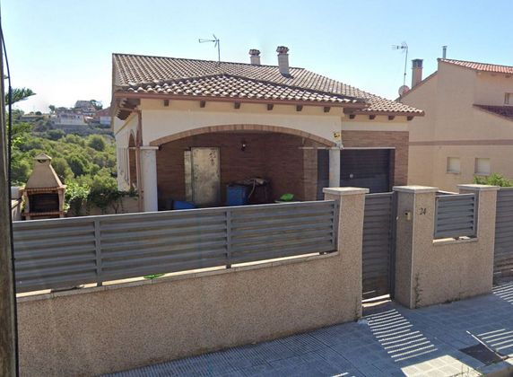 Foto 1 de Casa en venda a avenida Gornal de 4 habitacions amb terrassa i piscina