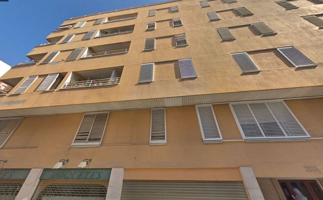Foto 1 de Piso en venta en calle Travassera Santa Eugenia de 4 habitaciones con terraza