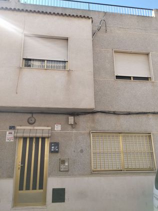 Foto 1 de Casa adossada en venda a calle Murcia de 3 habitacions amb terrassa