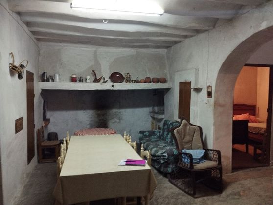 Foto 2 de Casa adossada en venda a calle El Derramador de 3 habitacions amb garatge