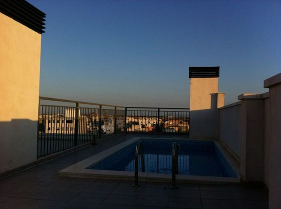 Foto 2 de Àtic en venda a calle Pintor Picasso de 3 habitacions amb terrassa i piscina
