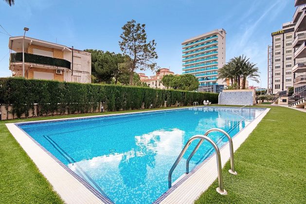 Foto 1 de Alquiler de piso en calle De Cibeles de 3 habitaciones con terraza y piscina