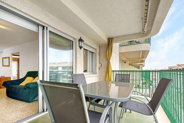 Foto 2 de Piso en alquiler en calle La Gavina de 2 habitaciones con terraza y piscina